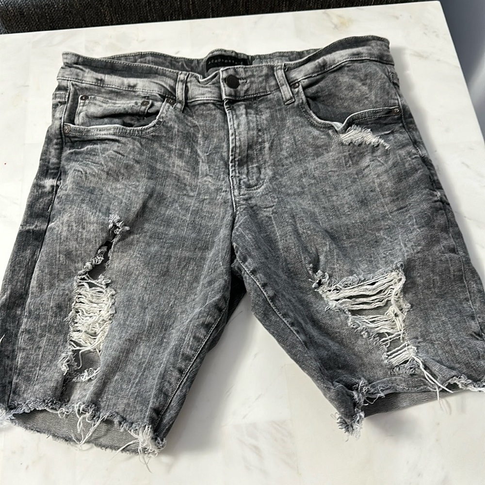 Aeropostale cutoff jeans men’s